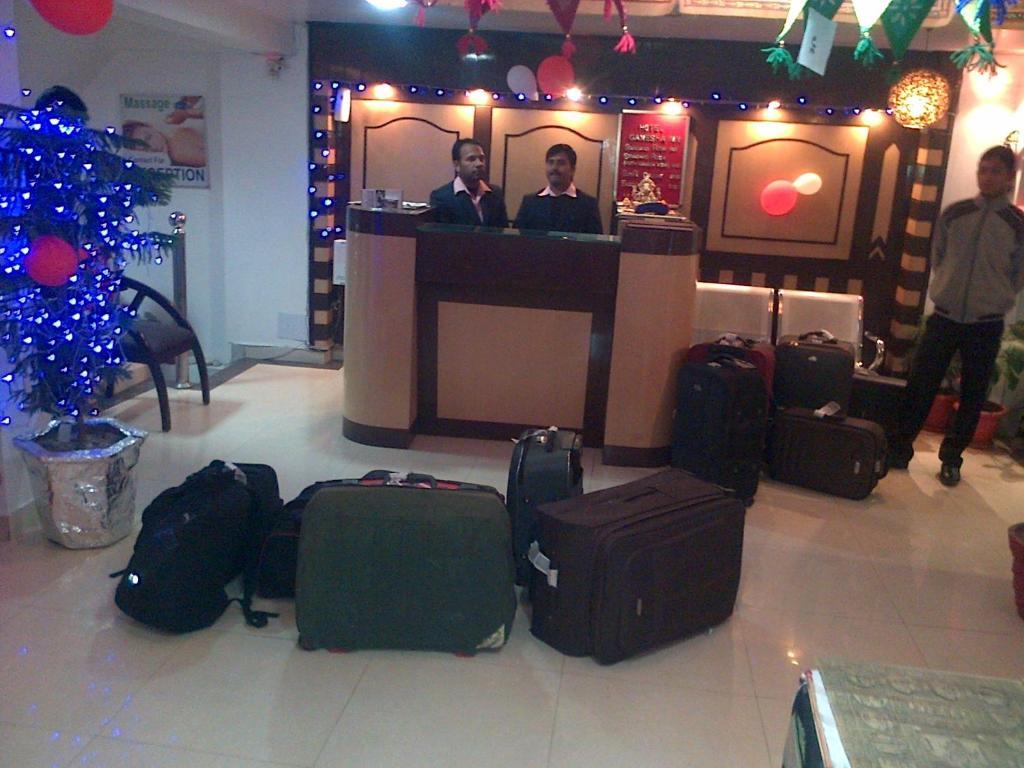 Hotel Ganesha Inn Tapovan Buitenkant foto